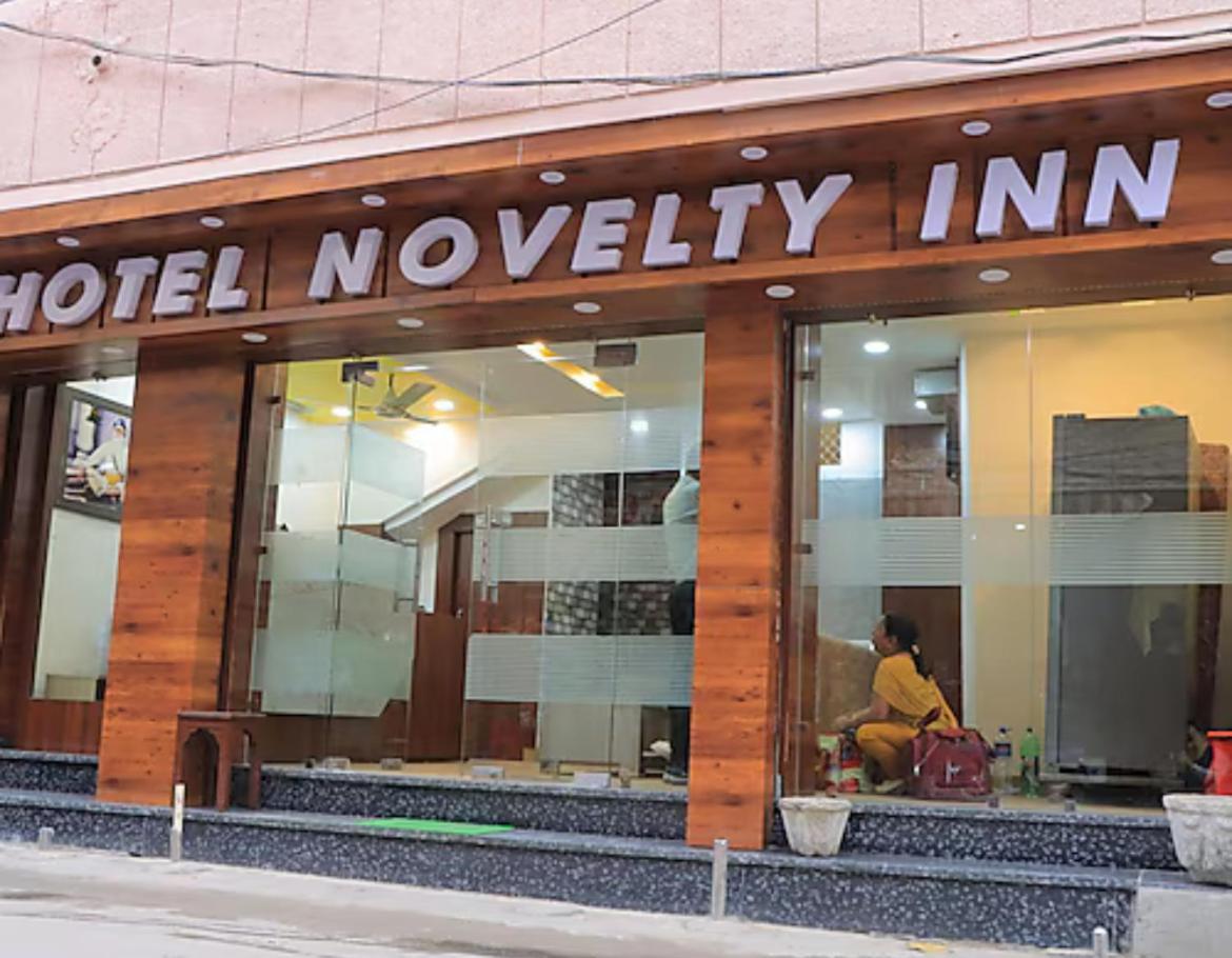 Hotel Novelty Inn Amritsar Exterior photo